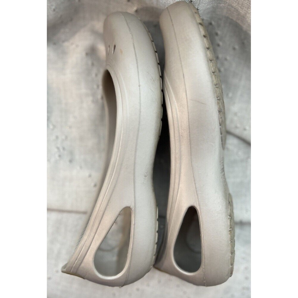 CROCS Women's Casual Ballet Flats - Picture 9 of 11